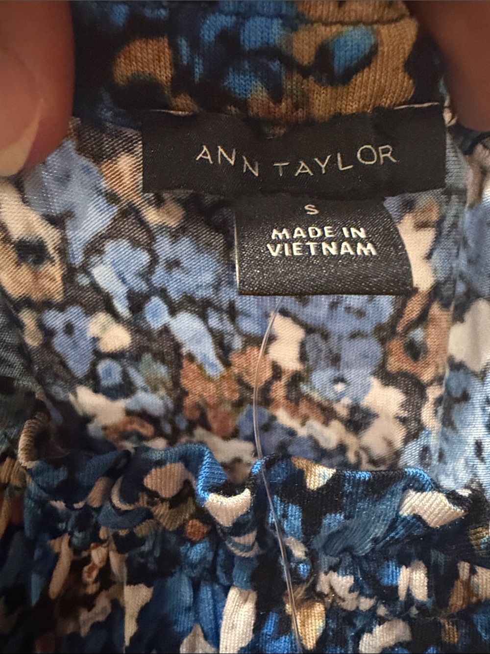 NWT - Ann Taylor Blue Floral Long-Sleeve Smocked Neck Blouse - Size Small - Picture 3 of 6